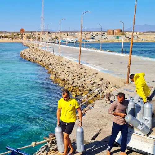 chargement Hamata plongée