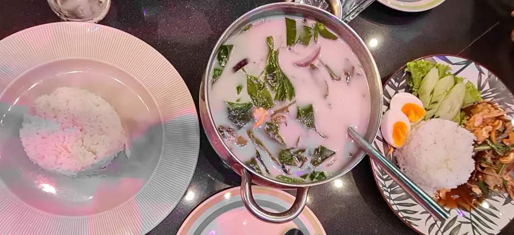 Soupe de lait de coco, crevettes