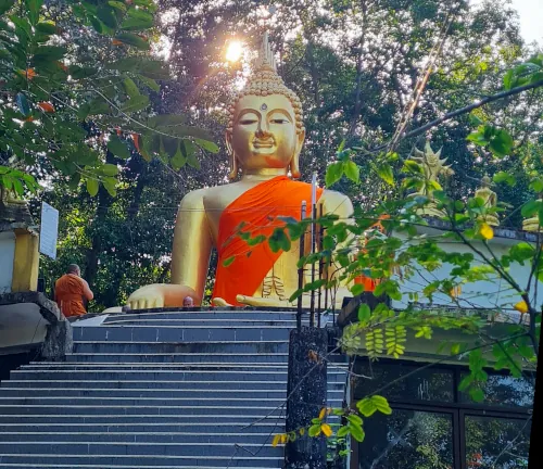 Bouddha du temple de Koh Phayam